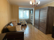 İcarəyə verilir 1 otaqlı 50 m2 köhnə tikili Elmlər Akademiyası m.