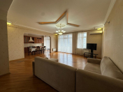 İcarəyə verilir 3 otaqlı 140 m2 yeni tikili 8 Noyabr m.