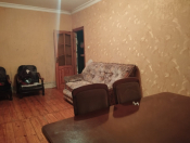 İcarəyə verilir 3 otaqlı 60 m2 köhnə tikili Həzi Aslanov