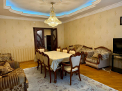 Satılır 4 otaqlı 165 m2 yeni tikili 28 May m.