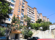 Satılır 3 otaqlı 85 m2 köhnə tikili Həzi Aslanov m.