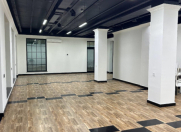 İcarəyə verilir 1 otaqlı 100 m2 obyekt İnşaatçılar m.