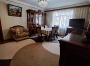 Satılır 3 otaqlı 110 m2 köhnə tikili Gənclik m.