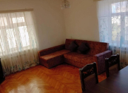 İcarəyə verilir 2 otaqlı 45 m2 köhnə tikili İnşaatçılar m.