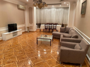 İcarəyə verilir 4 otaqlı 200 m2 yeni tikili 28 May m.