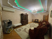 İcarəyə verilir 3 otaqlı 150 m2 yeni tikili Nizami m.