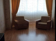 İcarəyə verilir 3 otaqlı 75 m2 köhnə tikili Memar Əcəmi m.