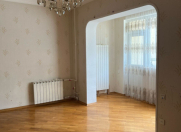 Satılır 3 otaqlı 106 m2 köhnə tikili 7 mkr