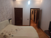 İcarəyə verilir 3 otaqlı 135 m2 yeni tikili İnşaatçılar m.