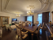 Satılır 4 otaqlı 245 m2 yeni tikili 28 May m.