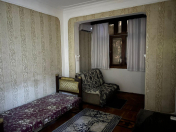 İcarəyə verilir 2 otaqlı 65 m2 köhnə tikili 5 mkr