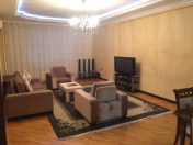 İcarəyə verilir 3 otaqlı 142 m2 yeni tikili Nizami m.