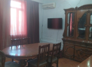 İcarəyə verilir 3 otaqlı 90 m2 köhnə tikili Nəriman Nərimanov m.