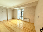 Satılır 2 otaqlı 76 m2 yeni tikili Qara Qarayev m.