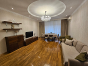 Satılır 4 otaqlı 180 m2 yeni tikili 8 Noyabr m.