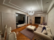 Satılır 3 otaqlı 145 m2 yeni tikili Elmlər Akademiyası m.