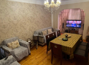 Satılır 4 otaqlı 110 m2 köhnə tikili Memar Əcəmi m.