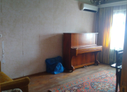 Satılır 2 otaqlı 56 m2 köhnə tikili Zərifə Əliyeva adına park