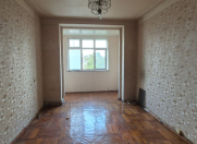 Satılır 3 otaqlı 90 m2 köhnə tikili Azadlıq prospekti m.
