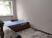 Satılır 4 otaqlı 90 m2 köhnə tikili Suraxanı r.