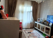 Satılır 2 otaqlı 70 m2 köhnə tikili Memar Əcəmi m.