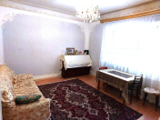 İcarəyə verilir 2 otaqlı 60 m2 köhnə tikili 8 Noyabr m.