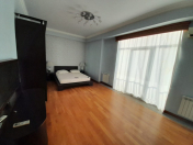 Satılır 4 otaqlı 190 m2 yeni tikili 28 May m.