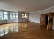 Satılır 4 otaqlı 185 m2 yeni tikili 28 May m.