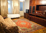 İcarəyə verilir 2 otaqlı 70 m2 köhnə tikili Elmlər Akademiyası m.