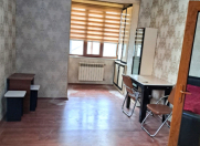 Satılır 1 otaqlı 40 m2 köhnə tikili Gənclik m.