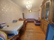 Satılır 2 otaqlı 67 m2 köhnə tikili Əhmədli m.