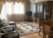 İcarəyə verilir 2 otaqlı 87 m2 yeni tikili 8 Noyabr m.