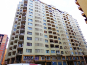 Satılır 3 otaqlı 144 m2 yeni tikili 28 May m.