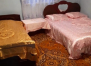 İcarəyə verilir 3 otaqlı 70 m2 köhnə tikili Ağ şəhər