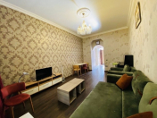 İcarəyə verilir 2 otaqlı 60 m2 köhnə tikili Sahil m.