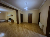 İcarəyə verilir 3 otaqlı 140 m2 yeni tikili Gənclik m.