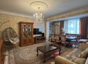 Satılır 4 otaqlı 113 m2 köhnə tikili Bakıxanov