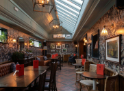 İcarəyə verilir 2 otaqlı 95 m2 obyekt Şah İsmayıl Xətai m.