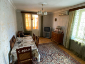 Satılır 1 otaqlı 35 m2 köhnə tikili İnşaatçılar m.