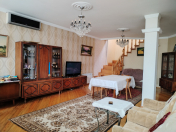 Satılır 5 otaqlı 150 m2 həyət evi İnşaatçılar m.