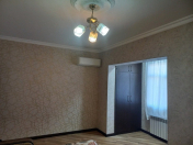 Satılır 2 otaqlı 45 m2 köhnə tikili Xalqlar Dostluğu m.