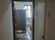 Satılır 3 otaqlı 90 m2 köhnə tikili Elmlər Akademiyası m.