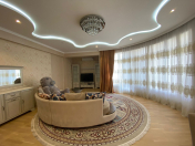 Satılır 3 otaqlı 165 m2 yeni tikili 28 May m.