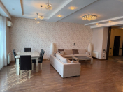 Satılır 3 otaqlı 155 m2 yeni tikili 28 May m.