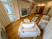 Satılır 4 otaqlı 146 m2 yeni tikili 28 May m.