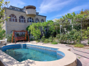 İcarəyə verilir 5 otaqlı 300 m2 həyət evi Buzovna