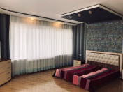 Satılır 3 otaqlı 125 m2 yeni tikili 8 Noyabr m.