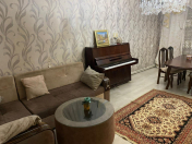 İcarəyə verilir 5 otaqlı 120 m2 həyət evi İnşaatçılar m.