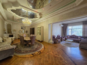 Satılır 11 otaqlı 900 m2 villa Rəsulzadə