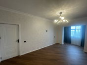 Satılır 2 otaqlı 65 m2 köhnə tikili Xalqlar Dostluğu m.